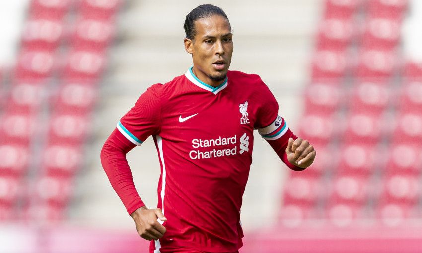 Virgil van Dijk tampil di laga uji coba antara Liverpool vs Red Bull Salzburg di Red Bull Arena, Austria, Selasa (25/8/2020) malam WIB.