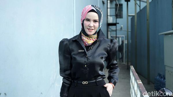 9 Wanita Terkenal yang Pernah Jadi Istri Kedua