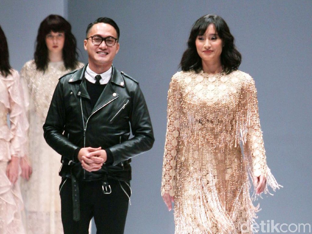 Barli Asmara Meninggal Dunia, Ini Kenangan Sang Desainer Dalam Karya Barli Asmara Meninggal Dunia, Ini Kenangan Sang Desainer Dalam Karya