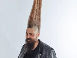 Pria Ini Punya Rambut Tertinggi, Ukuran Rambutnya Setara dengan Anak Usia 5