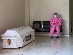 Sudah 100 Dokter Gugur Akibat Covid-19, Komisi IX Soroti Kemenkes