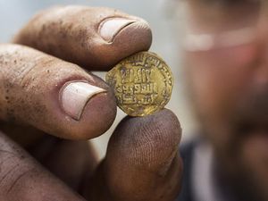 Heboh Uang Koin Emas Rp 100 Ribu Keluaran 2021, BI: Itu Hoaks!