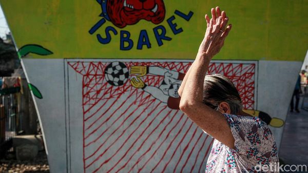 Potret Lansia Olahraga Pagi Perkuat Imun Tubuh