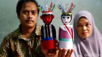 Melihat Pembuatan Ondel-ondel dari Botol Minuman Bekas