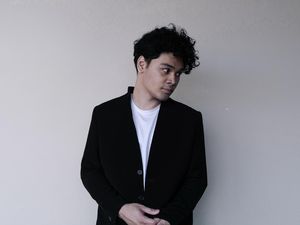 Mikha Angelo Curahkan Rasa Cinta dalam LOVER