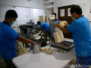 Pabrik Mie Rumahan Ini Produksi 1 Ton Mie Sehari Lho Pabrik Mie Rumahan Ini Produksi 1 Ton Mie Sehari Lho