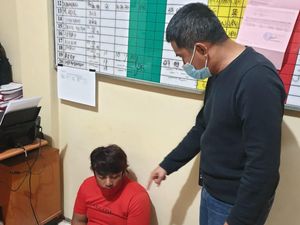 Pria yang Pamer Kemaluan di Surabaya Sasar Korban Pemobil Perempuan Pria yang Pamer Kemaluan di Surabaya Sasar Korban Pemobil Perempuan