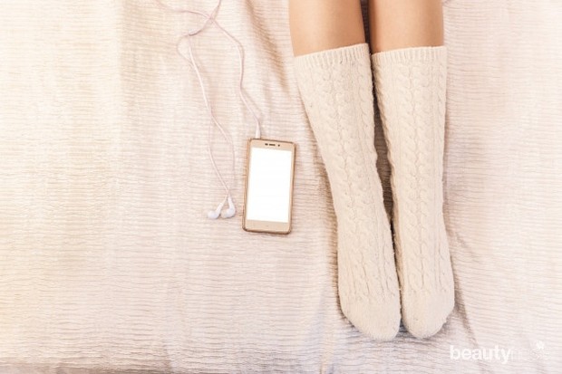 Untuk menghindari bakteri, rajinlah mengganti kaus kaki.