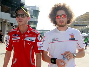 Pengamat MotoGP Ini Juga Bilang Simoncelli Jaga Rossi di Austria