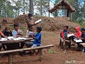 Begini Pembelajaran di Alam Terbuka untuk Siswa SD ala Mahasiswa UNY Begini Pembelajaran di Alam Terbuka untuk Siswa SD ala Mahasiswa UNY