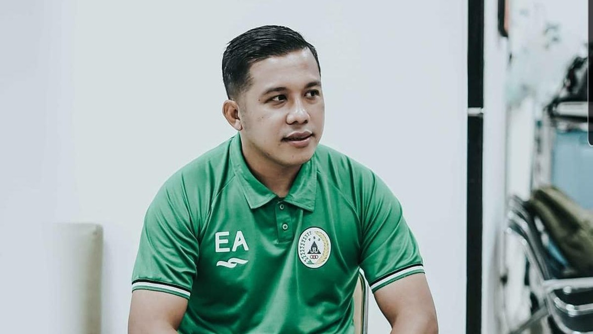 Dokter PSS Sleman, Elwizan Amunuddin, menerangkan pemain Super Elang Jawa bebas COVID-19. (Foto: dok.PSS Sleman)