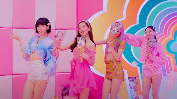 Fashion Blackpink di Video Klip Ice Cream