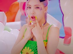 6 Tren Fashion Gemas Tapi Mahal di Video Klip Ice Cream Blackpink