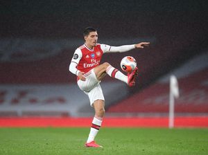 Andrea Pirlo Lirik Bek Kanan Arsenal, Hector Bellerin