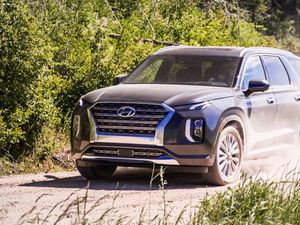 Duh, SUV Baru Hyundai Kabinnya Dikeluhkan Bau Busuk