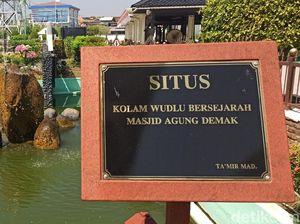 Menilik Kolam Wudhu Masjid Agung Demak yang Bersejarah