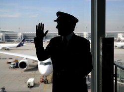 Ngeri... 30 Ribu Pegawai Maskapai Ini Terancam Kena PHK