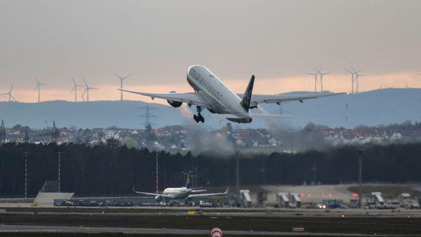 Maskapai Ini Akan Pangkas 2.850 Pilot