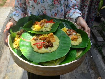 Melestarikan Tradisi Berbagi Pada Sesama Lewat Bubur Asyura