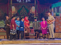 Pentas Ludruk Kekinian Dukun Tiban Ajak Pencinta Seni Beramal Sambil Tertawa