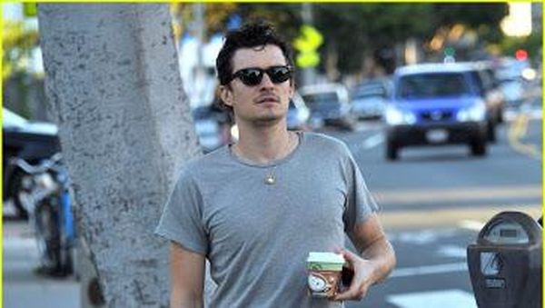 Resmi Jadi Ayah, Ini Potret Orlando Bloom Si Pencinta Kopi