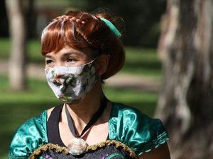 Perempuan Asal Jakarta Hibur Warga Melbourne dengan Sepatu Roda