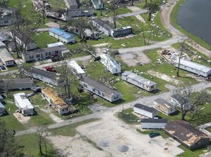 Badai Laura Terjang Louisiana AS, 6 Orang Tewas Badai Laura Terjang Louisiana AS, 6 Orang Tewas