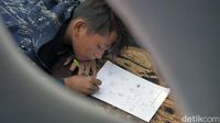 Potret Sekolah Anak Jalanan di Alun-alun Kota Cimahi