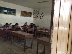SMK di Cianjur Sudah KBM Tatap Muka, Siswa Abaikan Penggunaan Masker