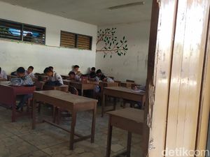 SMK di Cianjur Sudah KBM Tatap Muka, Siswa Abaikan Penggunaan Masker SMK di Cianjur Sudah KBM Tatap Muka, Siswa Abaikan Penggunaan Masker