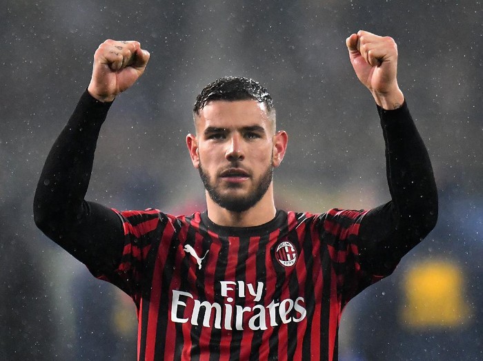 PARMA, ITALY - DECEMBER 01:  Theo Hernandez of AC Milan celebrates the victory after the Serie A match between Parma Calcio and AC Milan at Stadio Ennio Tardini on December 1, 2019 in Parma, Italy.  (Photo by Alessandro Sabattini/Getty Images)