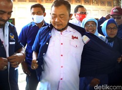 Pengurus NasDem Copot Seragam Gegara Rekom ke Istri Bupati Sukoharjo