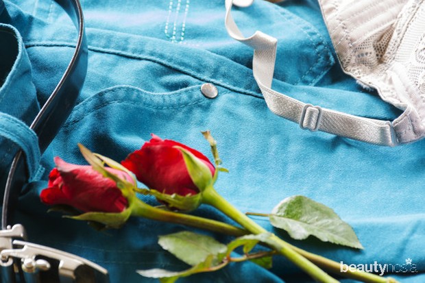 underwear-with-roses-pants-with-belt-sex-story-valentine-day
