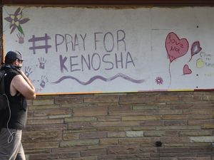 ABG 17 Tahun Tembak Mati 2 Orang di Aksi Demo Jacob Blake, Siapa Dia?