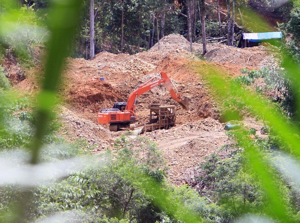 Tambang Emas Ilegal di Nagan Raya Digerebek, 4 Orang-Backhoe Diamankan