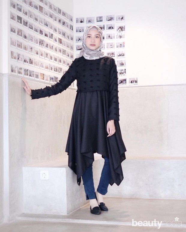 Jeans With Tunik/Foto: instagram.com/bahjatina Tunik bisa menjadi atasan saat mengenakan skinny jeans agar tetap terlihat sopan