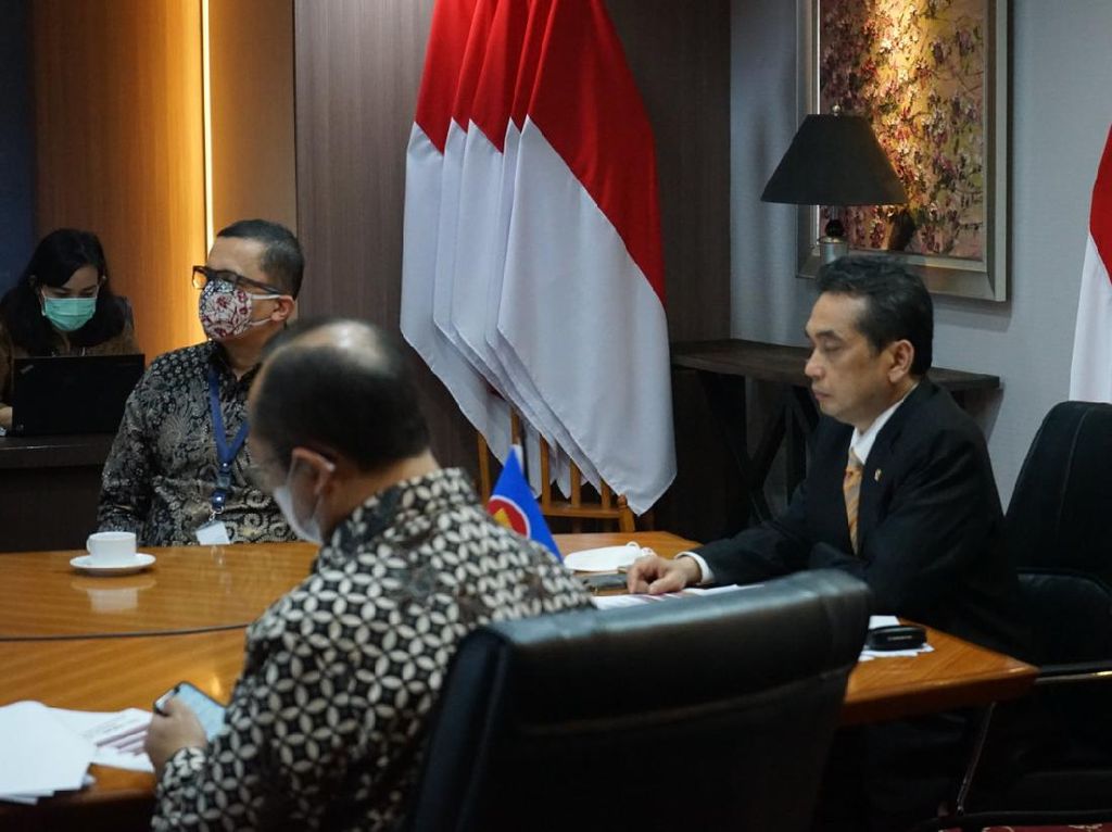 Menteri Ekonomi se-ASEAN Sepakat Dorong Digitalisasi Perdagangan Menteri Ekonomi se-ASEAN Sepakat Dorong Digitalisasi Perdagangan