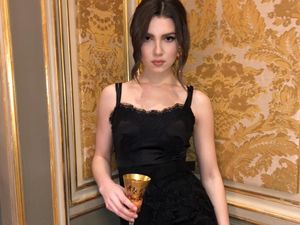 Intip Gaya Glamor Maya Henry saat Kulineran