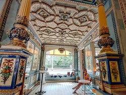 Mewah Bagai Istana, Toko Keju dan Yogurt Tercantik di Dunia