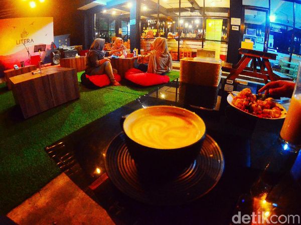 Foto: Nongkrong Malam Asyik di Pangandaran, Ini Tempatnya