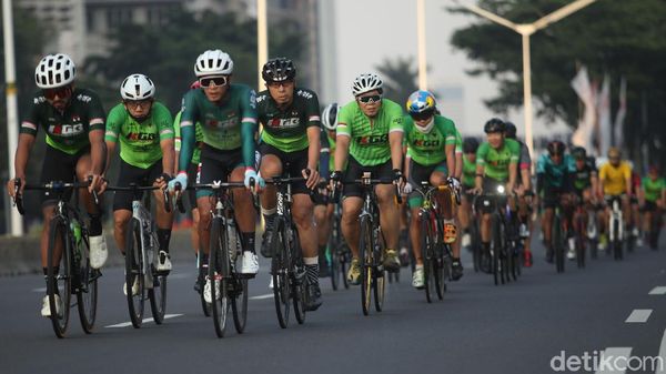 Pehobi Road Bike Menolak Jalur Sepeda di Tol Dalkot