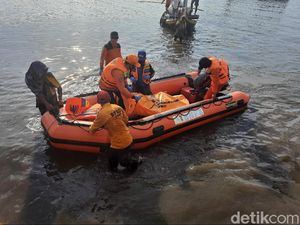 Mayat Pria Ditemukan Terapung di Perairan Situbondo Mayat Pria Ditemukan Terapung di Perairan Situbondo