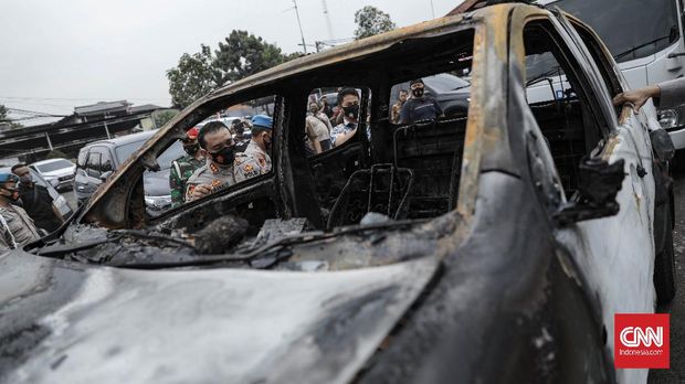 Suasana di Polsek Ciracas, Sabtu, 29 Agustus 2020. Polsek Ciracas dikabarkan diserang oleh sejumlah orang tak dikenal pada Sabtu (28/8) dini hari. CNN Indonesia/Bisma Septalisma