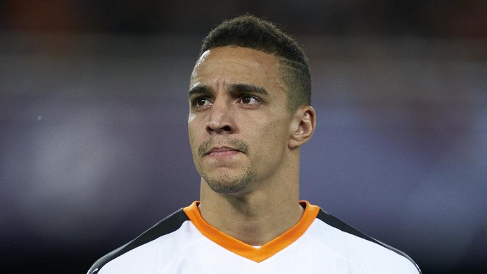 VALENCIA, SPAIN - NOVEMBER 27: Rodrigo Moreno of Valencia looks on prior to the UEFA Champions League group H match between Valencia CF and Chelsea FC at Estadio Mestalla on November 27, 2019 in Valencia, Spain. (Photo by Manuel Queimadelos Alonso/Getty Images)