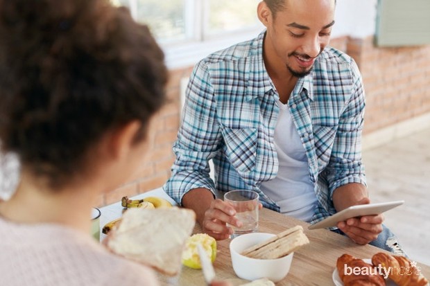 Suami dan Istri/ Sumber: Freepik.com Laki-lai yang penyabar biasanya tidak akan tergesa-tega saat akan memutuskan sesuatu.