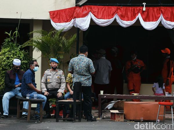 Suasana Terkini Polsek Ciracas Pascapenyerangan
