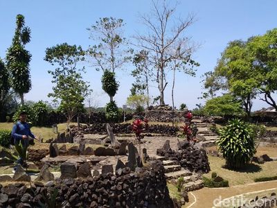 Foto: Taman Purbakala dari Kuningan, Isinya Batu Semua
