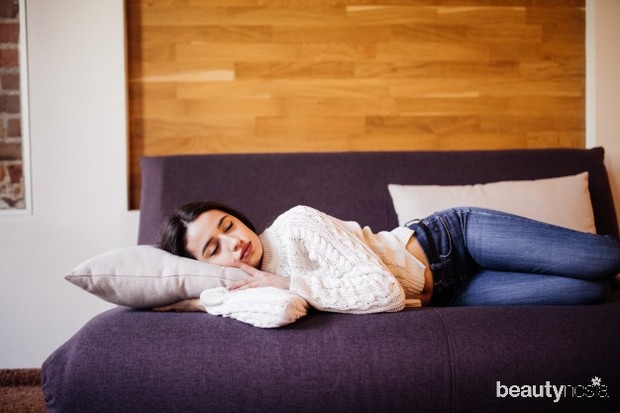 Tidur dengan Aroma Terapi/ Sumber: Freepik.com Aroma ringan yang menurut kamu menenangkan dapat membantu memudahkan kamu untuk lebih tidur.