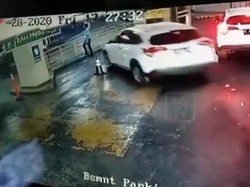 Viral Video Mobil Seruduk Petugas Parkir di Mal Semarang