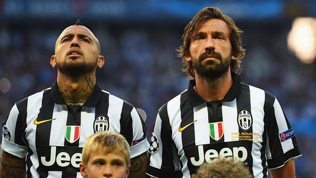BERLIN, GERMANY - JUNE 06:  Arturo Vidal and Andrea Pirlo of Juventus line up prior to the UEFA Champions League Final between Juventus and FC Barcelona at Olympiastadion on June 6, 2015 in Berlin, Germany.  (Photo by Shaun Botterill/Getty Images)